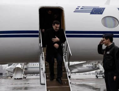 Στο Παρίσι ο Α.Τσίπρας: Στο δείπνο που παραθέτει ο Ε.Μακρόν για τα 100 χρόνια από τη λήξη του Α΄ΠΠ